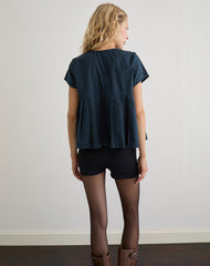 Kaelis Pleated Blouse in Poplin Dark Navy